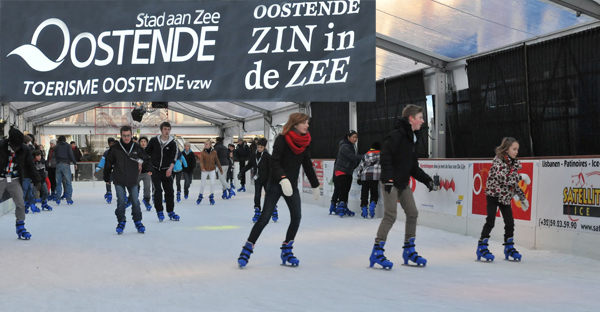 nieuwjaarsduik oostende 2012 1 ijspiste  pancarte klein